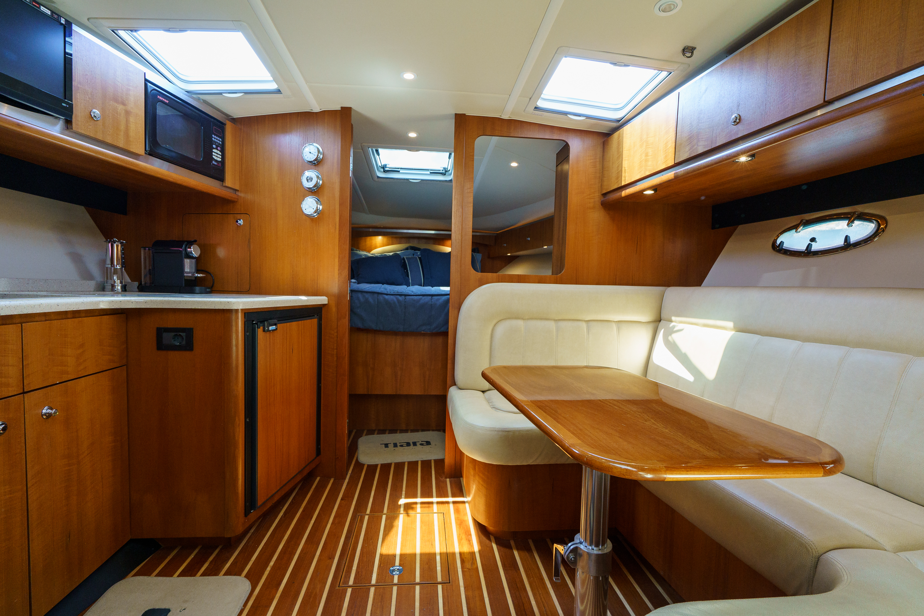 Harry's — deck and bow view