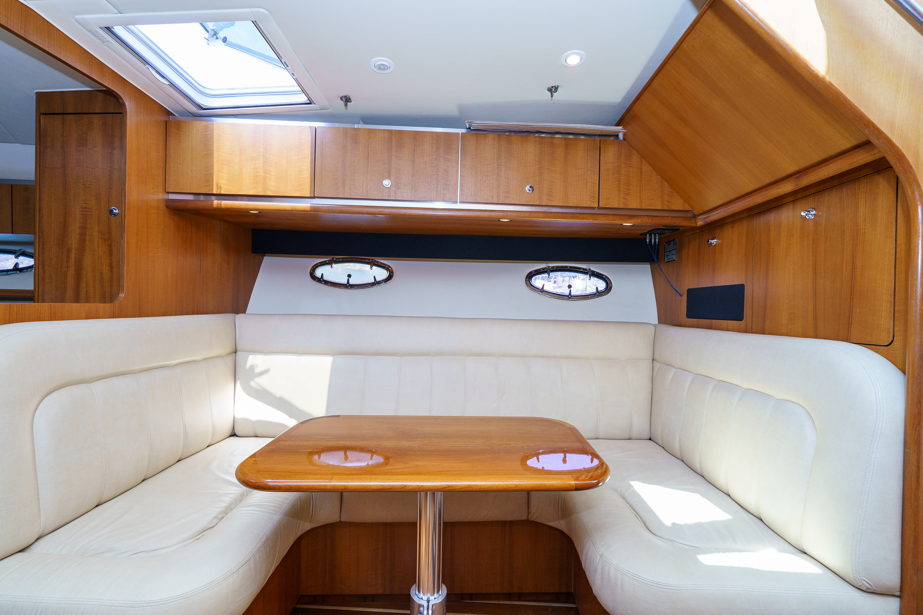 Harry's — interior seating
